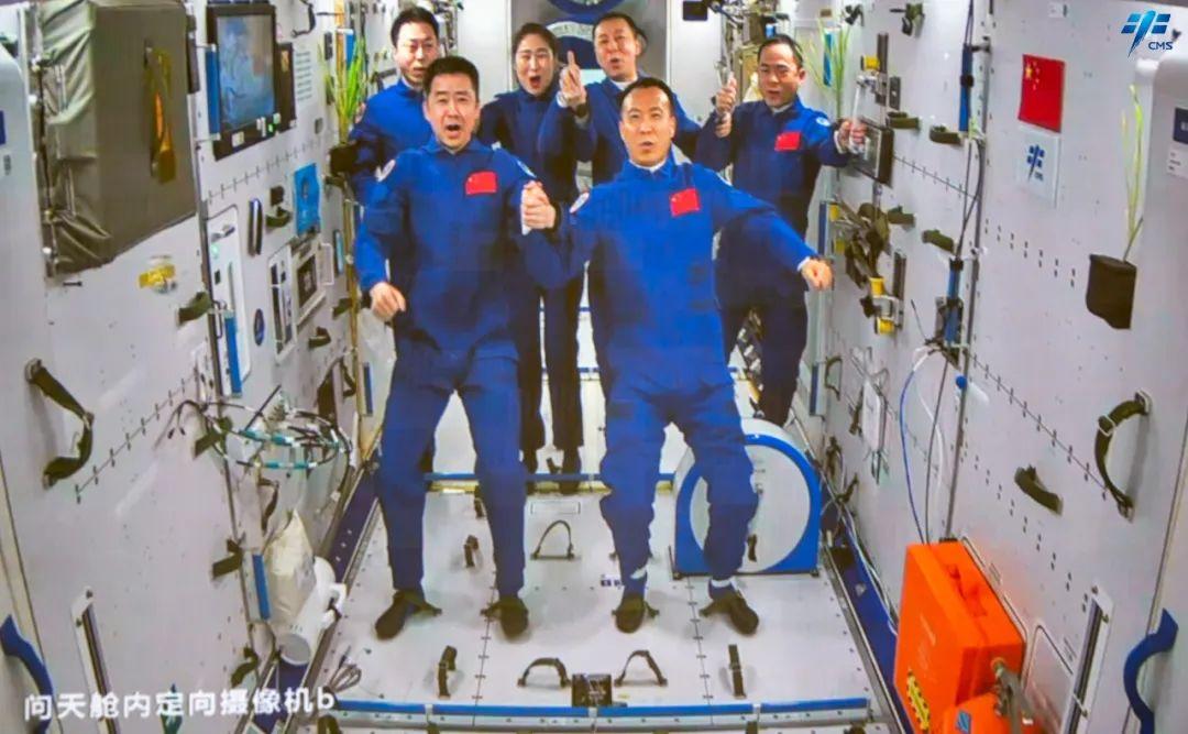 神舟十五号航天员乘组，探索宇宙的勇敢使者